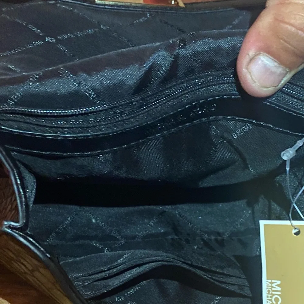 Sold MICHAEL KORS SONIA SMALL SHOULDER CROSSBODY BAG BLACK LEATHER GOLD NEW - Picture 12 of 16